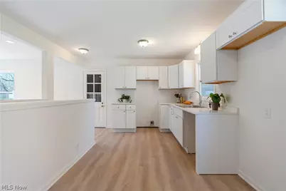 1521 Edgemoor Avenue, Akron, OH 44313 - Photo 8