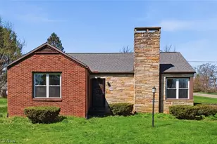 4717 Grandview Ave NE, Canton, OH 44705 - Photo 1