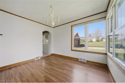 4717 Grandview Avenue NE, Canton, OH 44705 - Photo 6