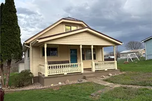 222 High St, Senecaville, OH 43780 - Photo 2