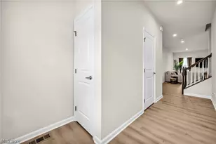 7366 Hillshire Dr, Concord Twp, OH 44077 - Photo 16