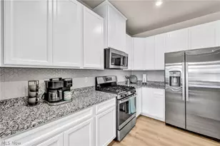 7366 Hillshire Dr, Concord Twp, OH 44077 - Photo 8