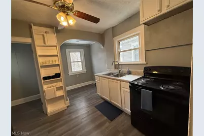 866 S Hawkins Avenue, Akron, OH 44320 - Photo 6