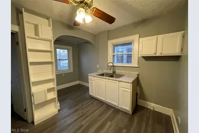 866 S Hawkins Avenue, Akron, OH 44320 - Photo 12