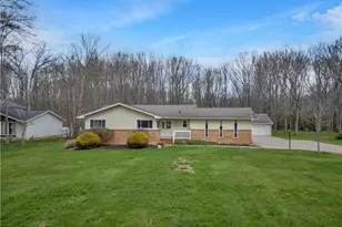 24292 Forestview Dr, Columbia Station, OH 44028 - Photo 2