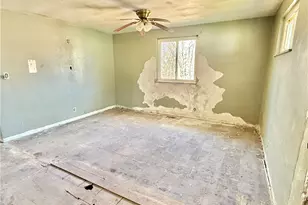 347 Patton Ave, Wintersville, OH 43953 - Photo 2