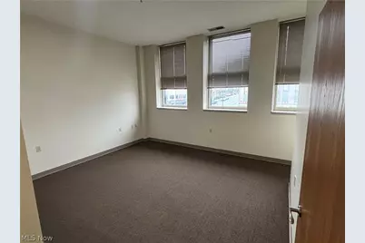 59 Lincoln Way E #304, Massillon, OH 44646 - Photo 2