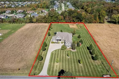577 Lyonswood Drive, Hinckley, OH 44233 - Photo 2