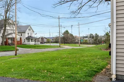 832 Michigan Avenue, Youngstown, OH 44504 - Photo 10