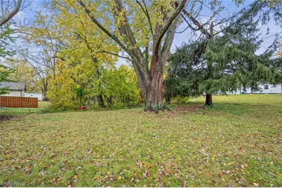 5234 Erwin Street, Maple Heights, OH 44137 - Photo 2