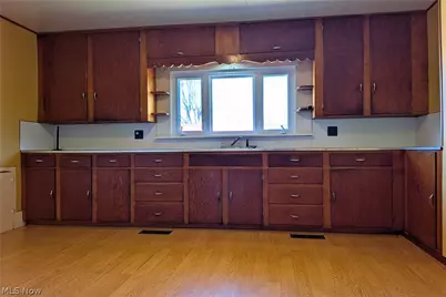 7538 Wolfes Crossing Road SE, Gnadenhutten, OH 44629 - Photo 10