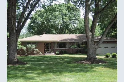 2004 Burning Tree Lane, Youngstown, OH 44505 - Photo 2