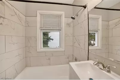 1568 Parker Drive, Mayfield Heights, OH 44124 - Photo 12