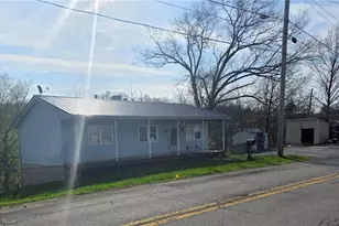 221 S Stout St, Harrisville, WV 26362 - Photo 2