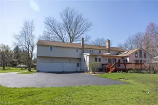 3475 Rolling Hills Dr, Pepper Pike, OH 44124 - Photo 2