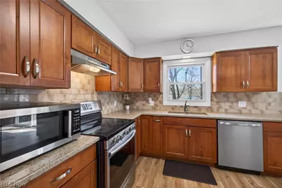 2058 Scenic Way, Akron, OH 44312 - Photo 8