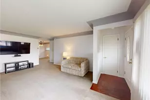 26361 Elinore Ave, Euclid, OH 44132 - Photo 4
