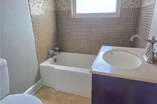 1018 Jackson Ave, Parkersburg, WV 26101 - Photo 14