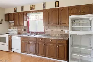 1350 Eastland Ave SE, Warren, OH 44484 - Photo 14