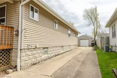 1177 Neptune Avenue, Akron, OH 44301 - Photo 2