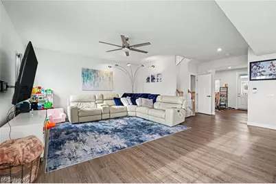 3268 Stoneleigh Road NE, Canton, OH 44721 - Photo 6