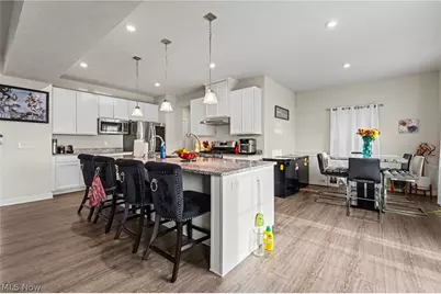 3268 Stoneleigh Road NE, Canton, OH 44721 - Photo 8