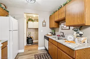 7073 Village Dr, Concord Twp, OH 44060 - Photo 6