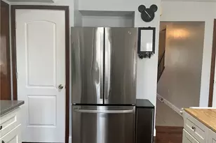 13330 S Partridge Dr, Valleyview, OH 44125 - Photo 10