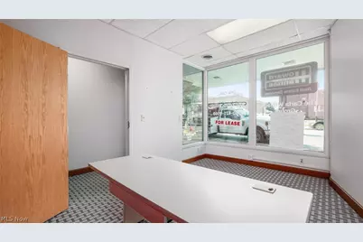 927 Wheeling Avenue #206, Cambridge, OH 43725 - Photo 2