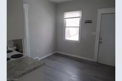 1530 Winchester Avenue, Oakwood, OH 44107 - Photo 6