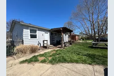 11821 Ronald Drive, Parma, OH 44130 - Photo 4