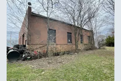 3795 Broadway Avenue NE, Louisville, OH 44641 - Photo 6