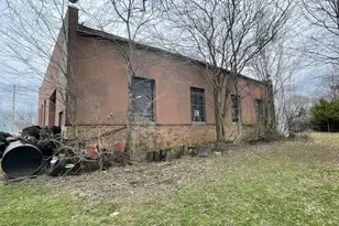 3795 Broadway Ave NE, Louisville, OH 44641 - Photo 6