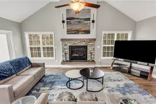 16460 Georgetown Ct, Strongsville, OH 44136 - Photo 2