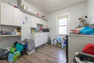 4004 E 52nd St, Newburgh Heights, OH 44105 - Photo 6