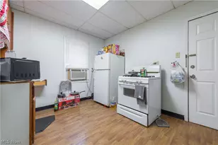 4004 E 52nd St, Newburgh Heights, OH 44105 - Photo 20