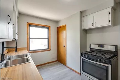 8514 Deerfield Drive, Parma, OH 44129 - Photo 12