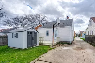 8514 Deerfield Dr, Parma, OH 44129 - Photo 32