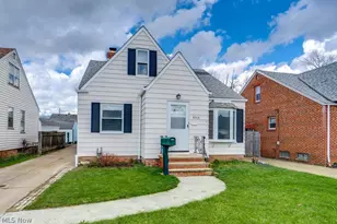 8514 Deerfield Dr, Parma, OH 44129 - Photo 2