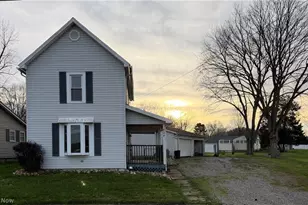 824 Goshen Ave SE, New Philadelphia, OH 44663 - Photo 2