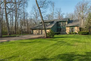 6880 Cliffside Dr, Vermilion, OH 44089 - Photo 2