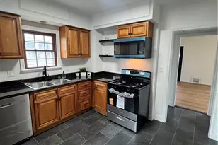10900 Vernon Ave, Garfield Heights, OH 44125 - Photo 10