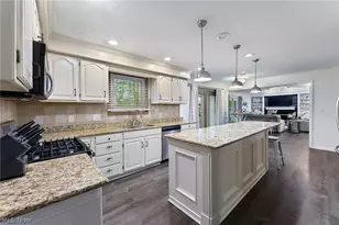 510 Stoneybrook Ln, Canfield, OH 44406 - Photo 2