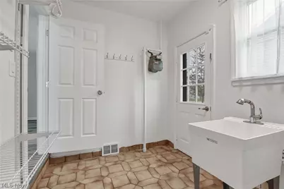 21237 Westwood Road, Fairview Park, OH 44126 - Photo 16