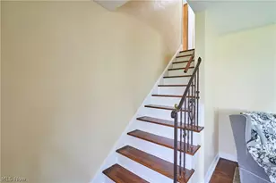 1360 Croyden Rd, Lyndhurst, OH 44124 - Photo 20