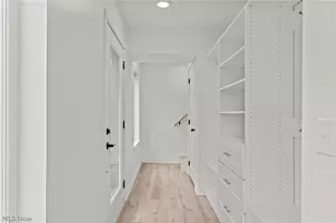 1920 W 47th St, Loveland, OH 44102 - Photo 4