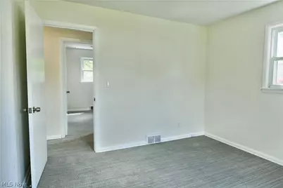 73 N Edgehill Avenue, Youngstown, OH 44515 - Photo 30