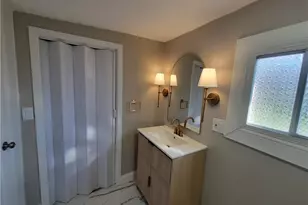 12621 Hirst Ave, Loveland, OH 44135 - Photo 10