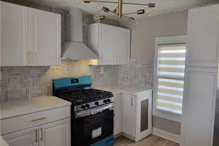 12621 Hirst Ave, Loveland, OH 44135 - Photo 6