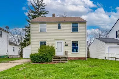 1090 Greenwood Avenue, Akron, OH 44320 - Photo 2